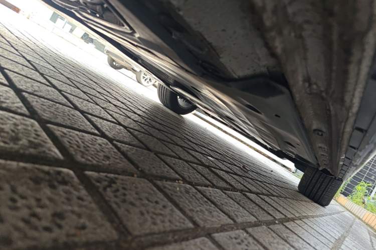 Used Volkswagen Golf 2025 300TSI R-Line Chassis Rear Right