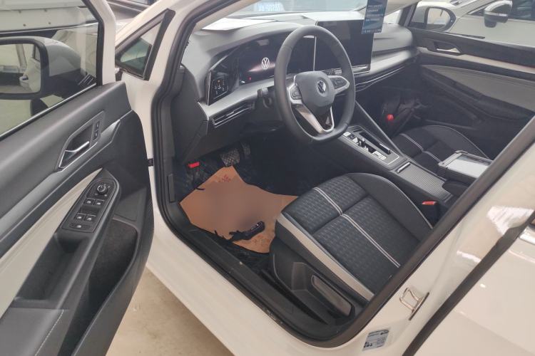 Used Volkswagen Golf 2025 Facelifted 300TSI Pro Driver Seat