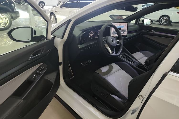 Used Volkswagen Golf 2025 300TSI R-Line Driver Seat