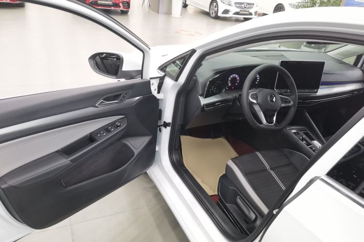 Used Volkswagen Golf 2025 300TSI Pro Driver Seat