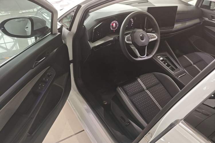 Used Volkswagen Golf 2025 300TSI Pro Driver Seat