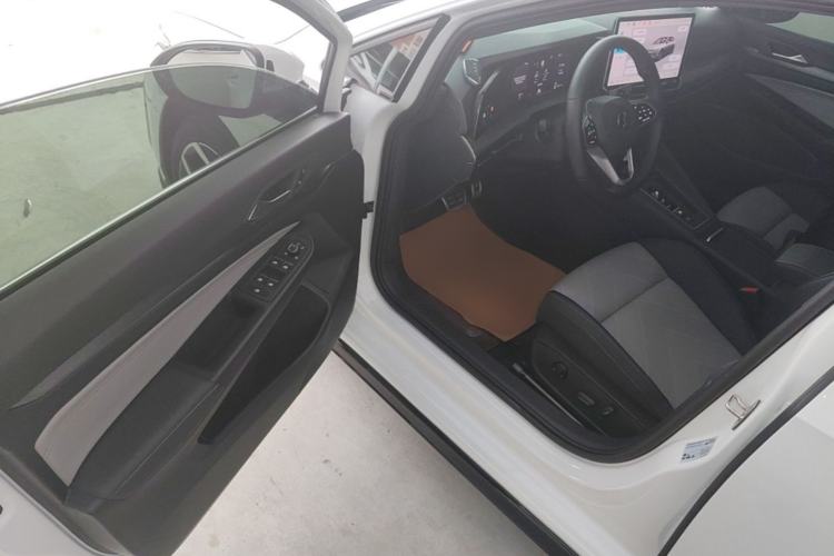 Used Volkswagen Golf 2025 300TSI R-Line Driver Seat