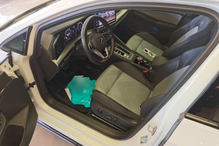 Used Volkswagen Golf 2025 300TSI R-Line Driver Seat