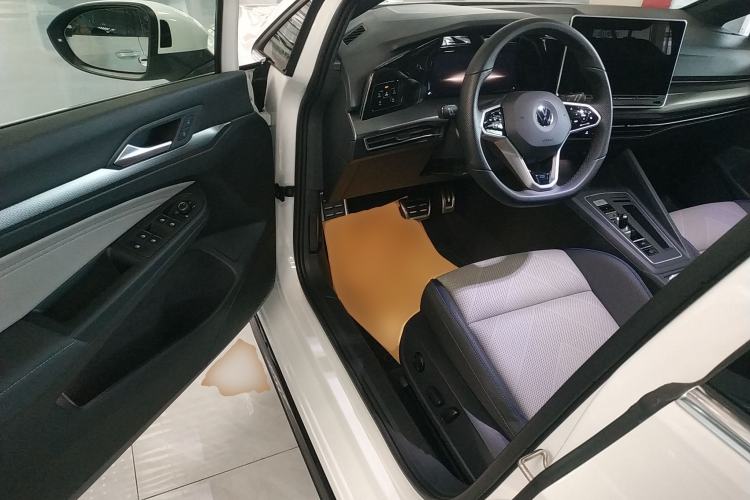 Used Volkswagen Golf 2025 300TSI R-Line Driver Seat