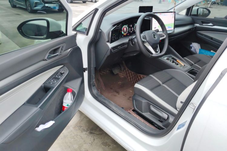 Used Volkswagen Golf 2025 Facelifted 300TSI Pro Driver Seat