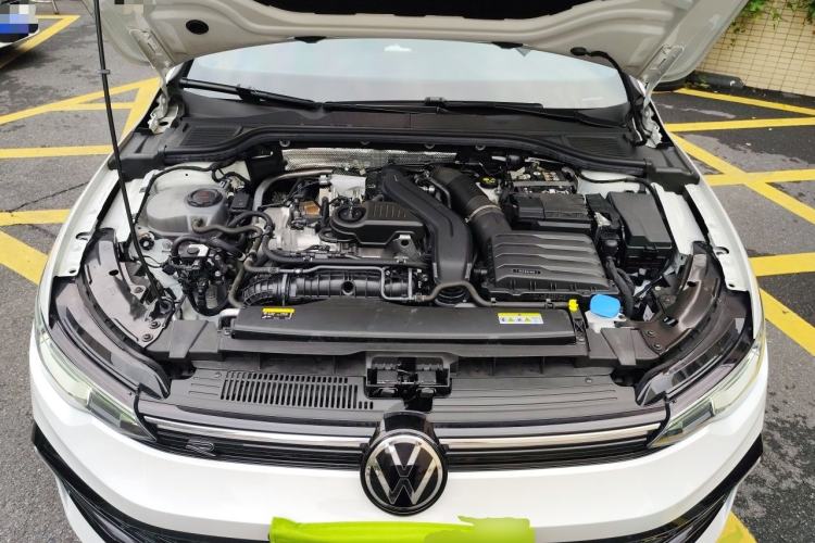 Used Volkswagen Golf 2025 300TSI R-Line Engine Bay