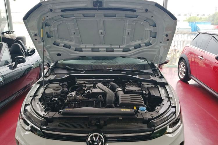 Used Volkswagen Golf 2025 Facelifted 300TSI Pro Engine Bay