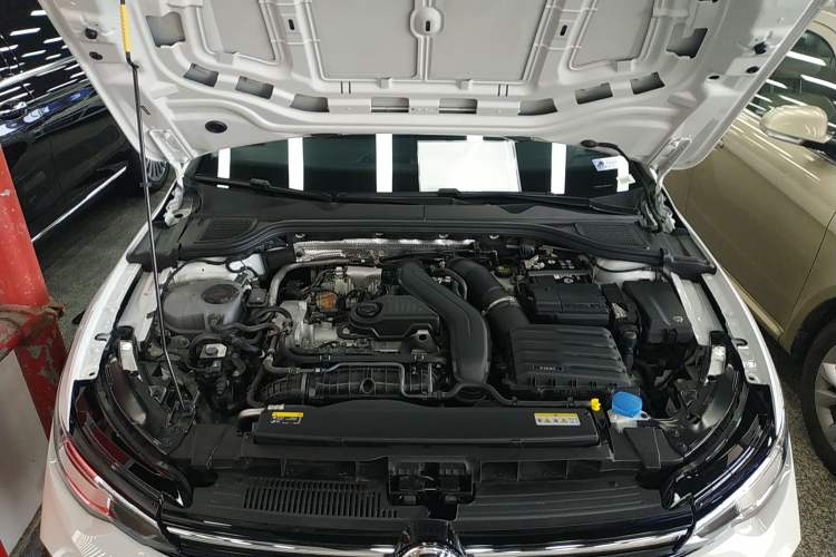 Used Volkswagen Golf 2025 Facelifted 300TSI Pro Engine Bay