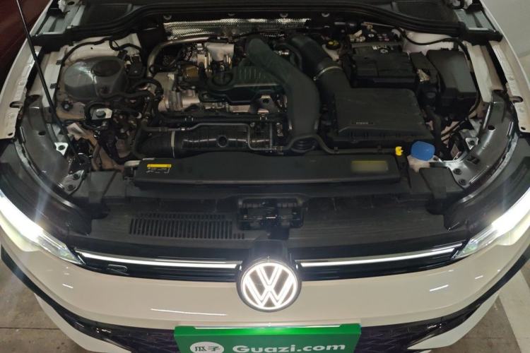 Used Volkswagen Golf 2025 Facelift 300TSI R-Line Engine Bay