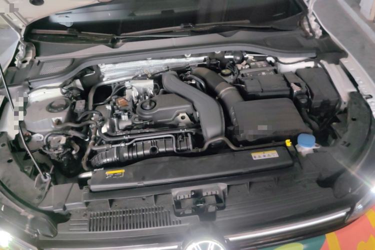 Used Volkswagen Golf 2025 300TSI R-Line Engine Bay