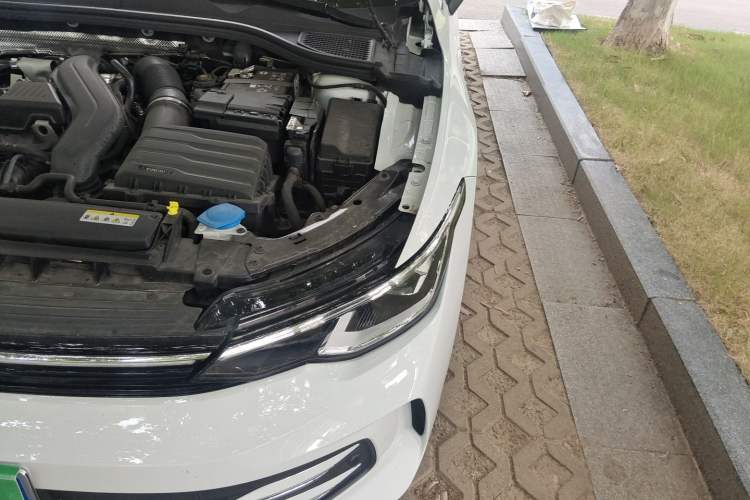 Used Volkswagen Golf 2025 Facelifted 300TSI Pro Engine Bay Left