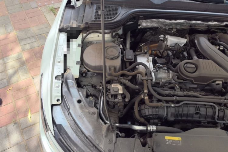 Used Volkswagen Golf 2025 300TSI R-Line Engine Bay Right