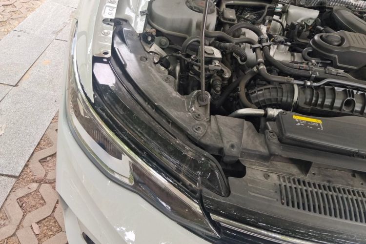 Used Volkswagen Golf 2025 Facelifted 300TSI Pro Engine Bay Right