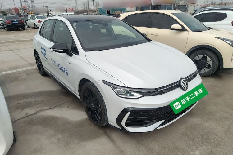 Used Volkswagen Golf 2025 300TSI R-Line Exterior 1