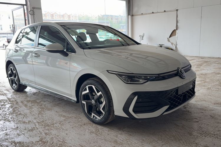 Used Volkswagen Golf 2025 Facelifted II 300TSI R-Line Exterior 1