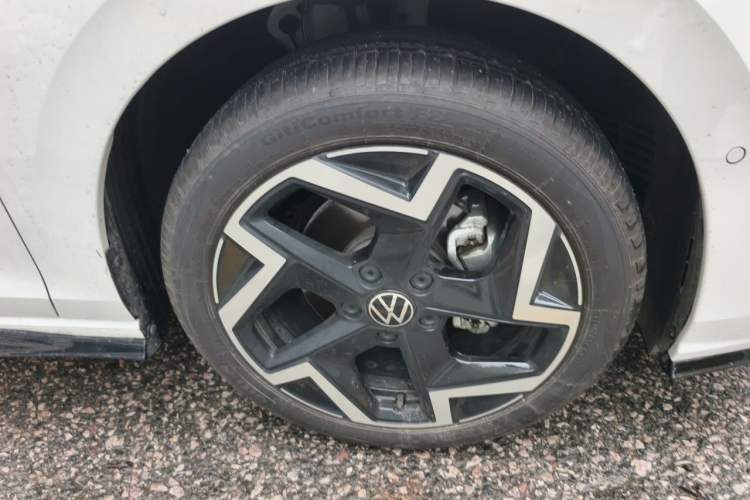 Used Volkswagen Golf 2025 300TSI R-Line Exterior 1