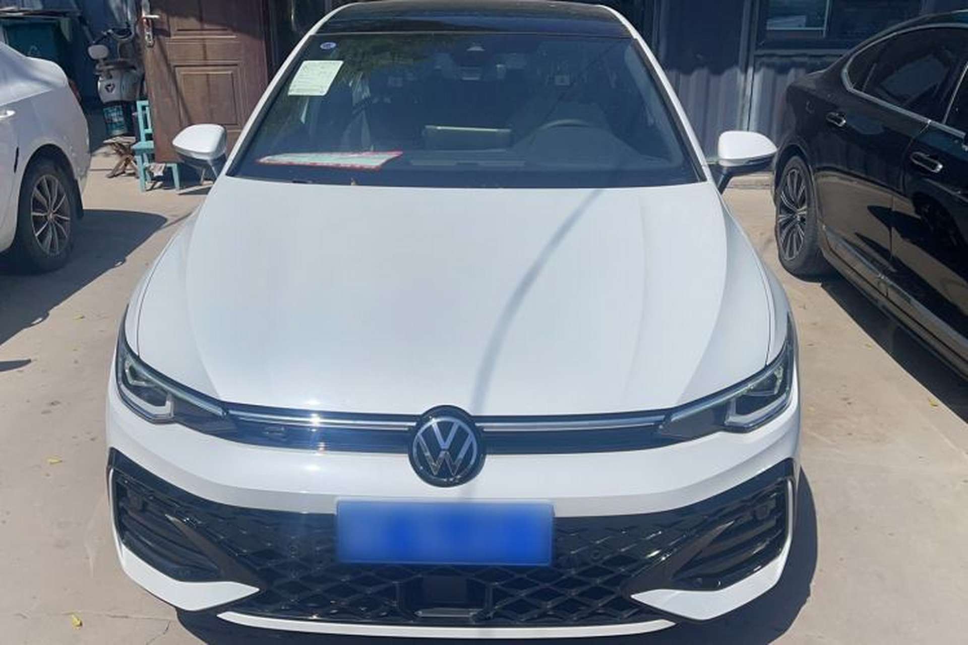 Used Volkswagen Golf 2025 300TSI R-Line Exterior 1