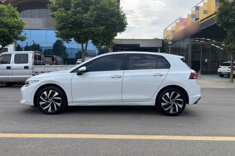 Used Volkswagen Golf 2025 300TSI Pro Exterior 1