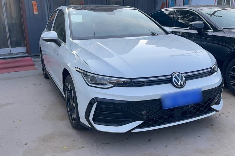 Used Volkswagen Golf 2025 300TSI R-Line Exterior 2