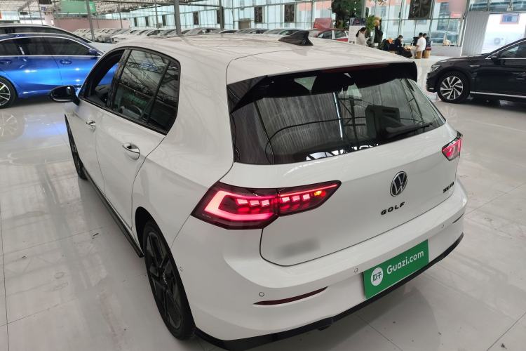 Used Volkswagen Golf 2025 300TSI R-Line Exterior 2