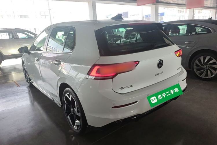 Used Volkswagen Golf 2025 300TSI R-Line Exterior 2