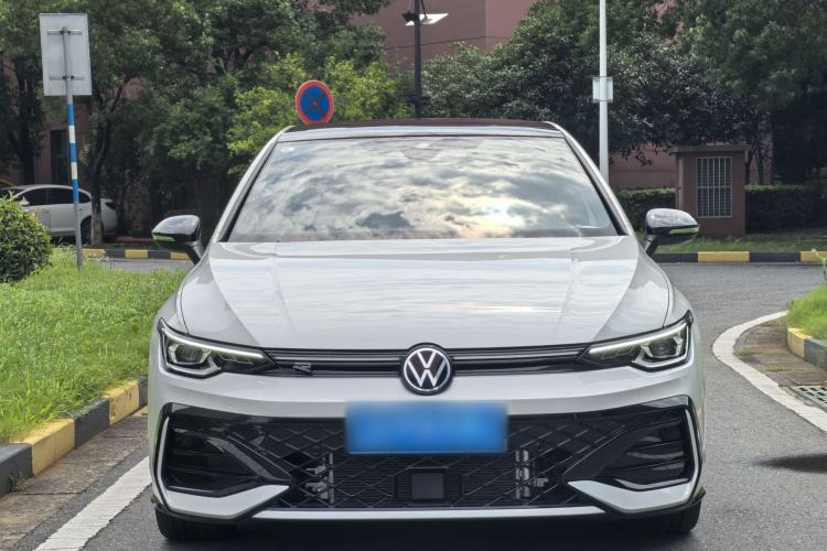 Used Volkswagen Golf 2025 300TSI R-Line Exterior 2