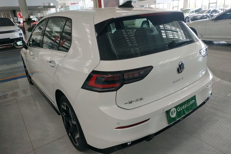 Used Volkswagen Golf 2025 300TSI R-Line Exterior 2