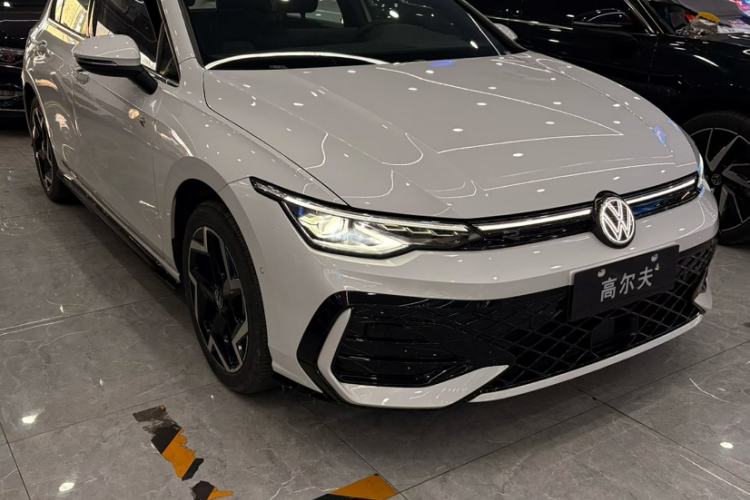 Used Volkswagen Golf 2025 300TSI R-Line Exterior 3