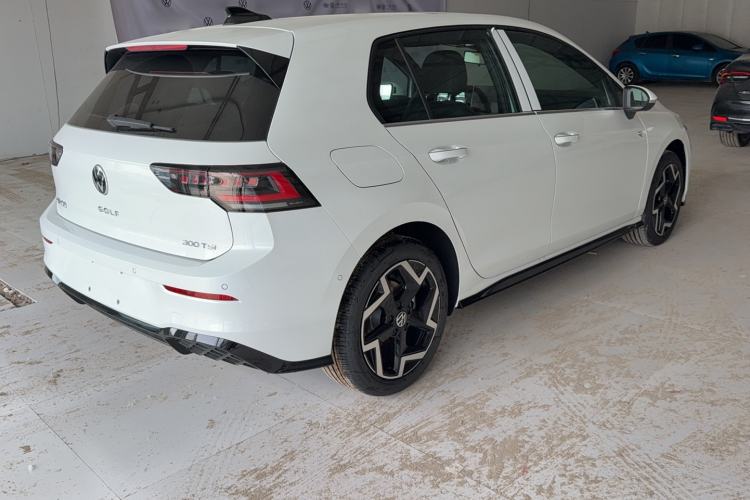 Used Volkswagen Golf 2025 Facelifted II 300TSI R-Line Exterior 3
