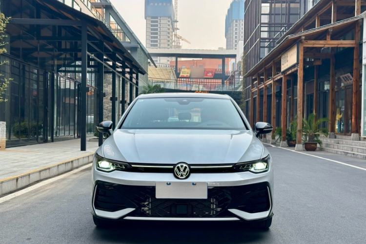 Used Volkswagen Golf 2025 300TSI R-Line Exterior 3