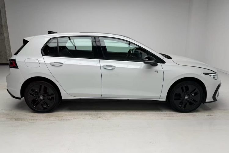 Used Volkswagen Golf 2025 300TSI R-Line Exterior 3