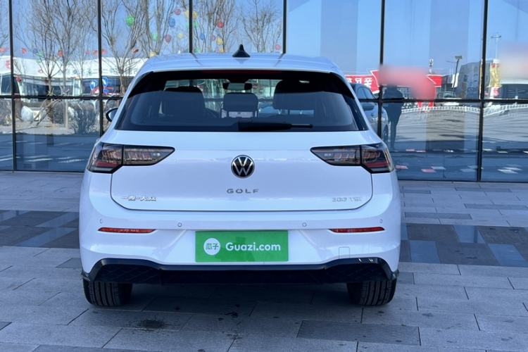 Used Volkswagen Golf 2025 300TSI R-Line Exterior 4