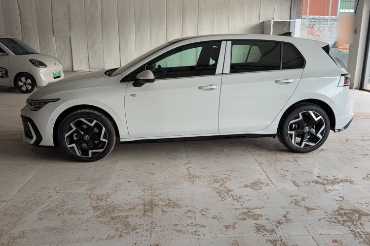 Used Volkswagen Golf 2025 Facelifted II 300TSI R-Line Exterior 5