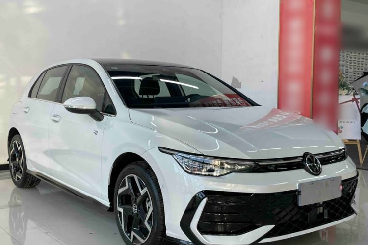 Used Volkswagen Golf 2025 300TSI R-Line Exterior 5