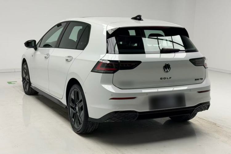 Used Volkswagen Golf 2025 300TSI R-Line Exterior 5