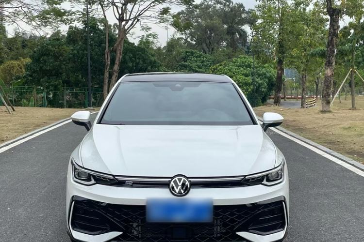 Used Volkswagen Golf 2025 300TSI R-Line Exterior 5
