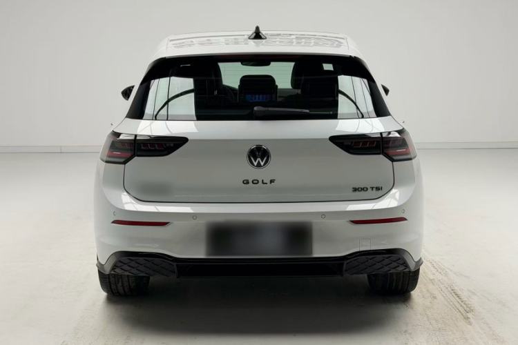Used Volkswagen Golf 2025 300TSI R-Line Exterior 6