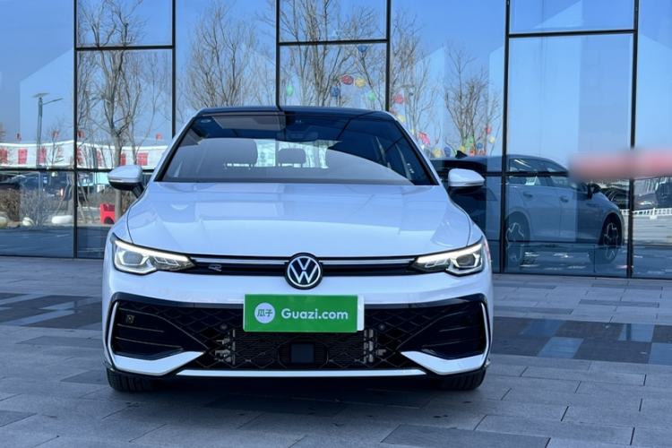 Used Volkswagen Golf 2025 300TSI R-Line Exterior 6