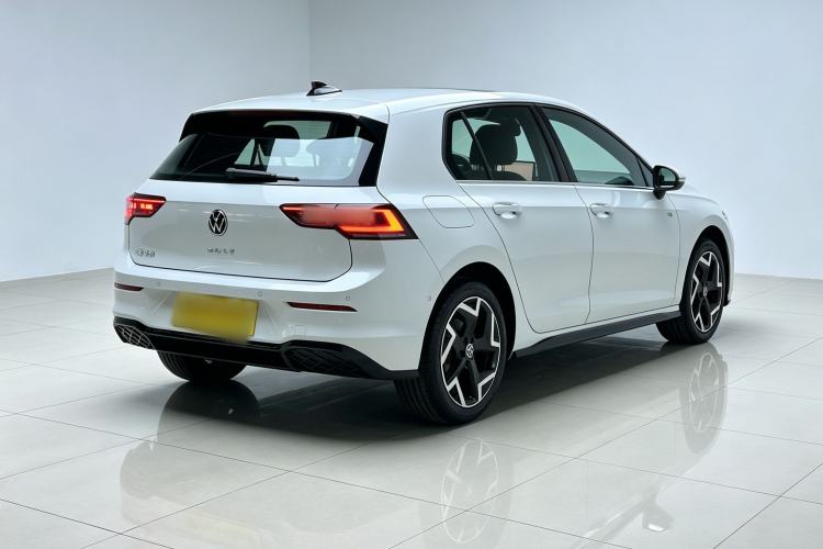 Used Volkswagen Golf 2025 300TSI R-Line Exterior 7