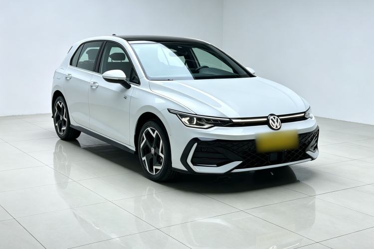 Used Volkswagen Golf 2025 300TSI R-Line Exterior 8