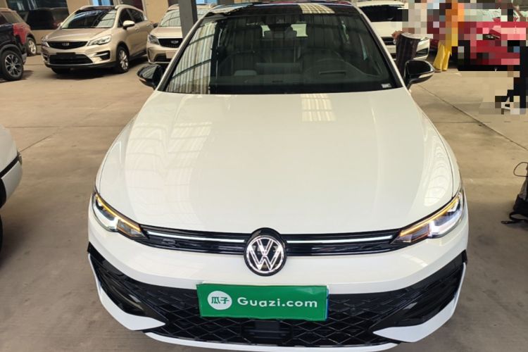 Used Volkswagen Golf 2025 300TSI R-Line Front