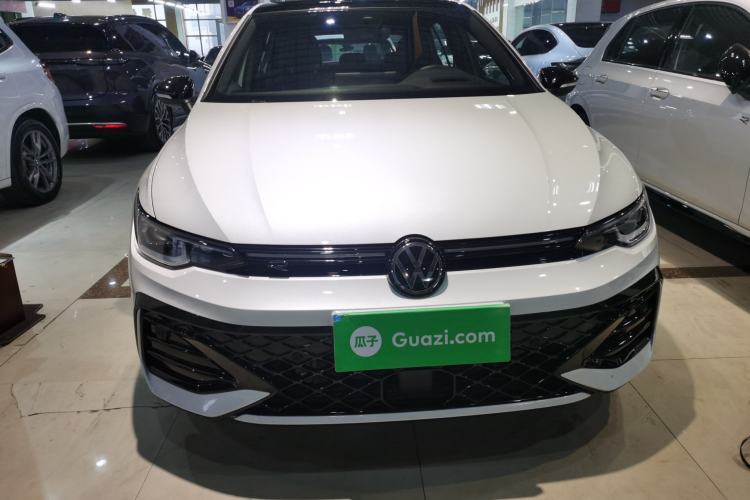 Used Volkswagen Golf 2025 300TSI R-Line Front