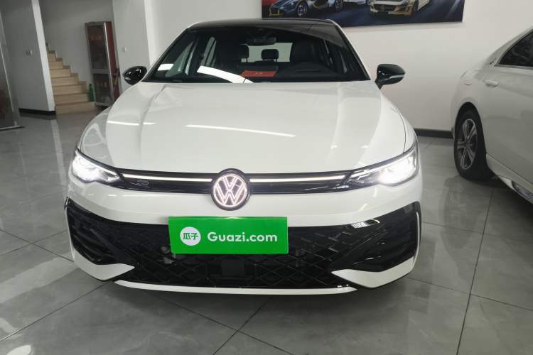 Used Volkswagen Golf 2025 300TSI R-Line Front