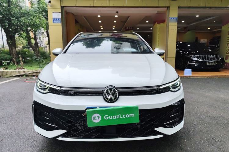 Used Volkswagen Golf 2025 300TSI R-Line Front