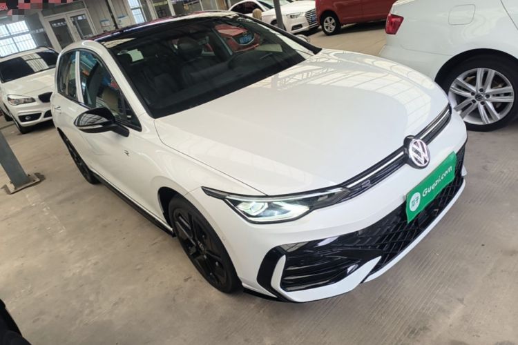 Used Volkswagen Golf 2025 300TSI R-Line Front Right 45 Deg