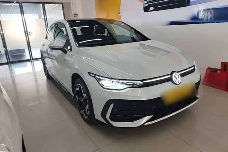 Used Volkswagen Golf 2025 300TSI R-Line Front Right 45 Deg