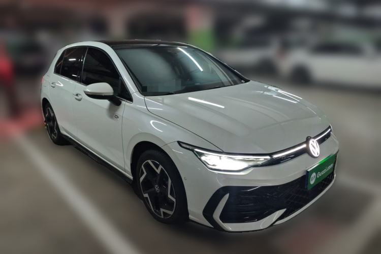 Used Volkswagen Golf 2025 Facelift 300TSI R-Line Front Right 45 Deg