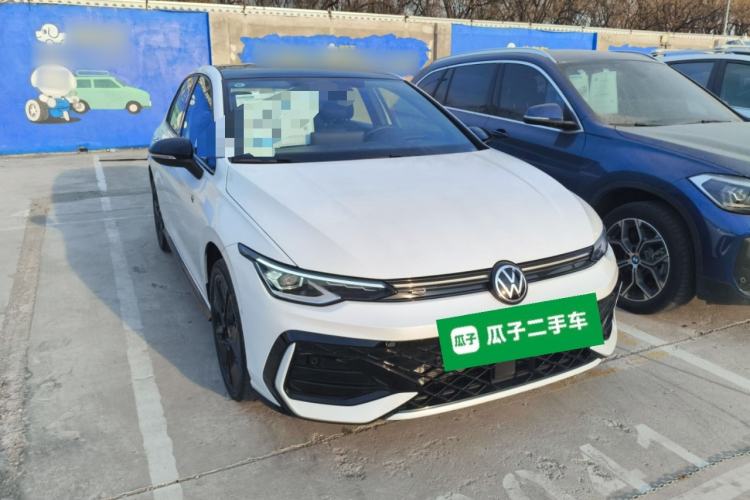 Used Volkswagen Golf 2025 300TSI R-Line Front Right 45 Deg