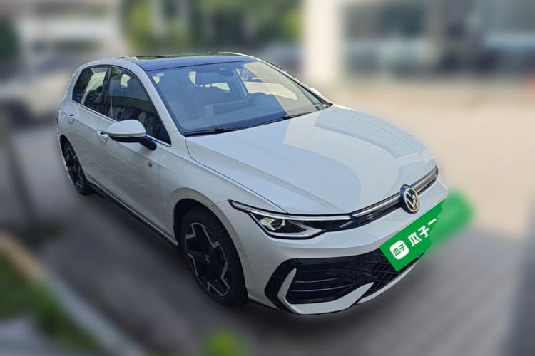 Used Volkswagen Golf 2025 300TSI R-Line Front Right 45 Deg
