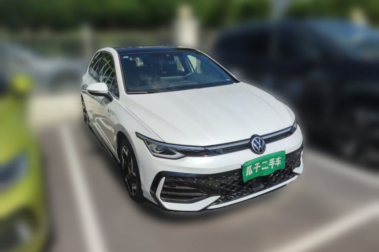 Used Volkswagen Golf 2025 300TSI R-Line Front Right 45 Deg